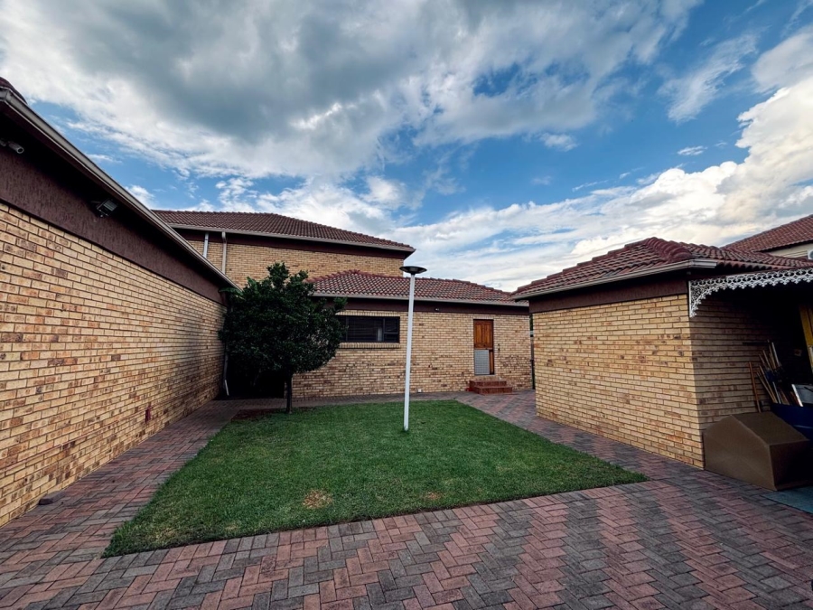 4 Bedroom Property for Sale in Vaalpark Free State